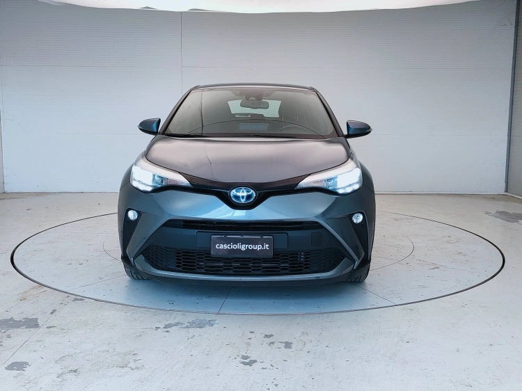 2 - Toyota C-HR C-HR 1.8h Active e-cvt