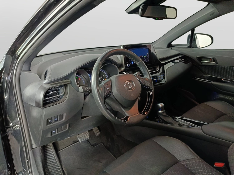 7 - Toyota C-HR C-HR 1.8h Trend e-cvt