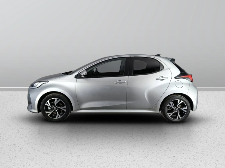 6 - Toyota Yaris Yaris 1.5h Trend