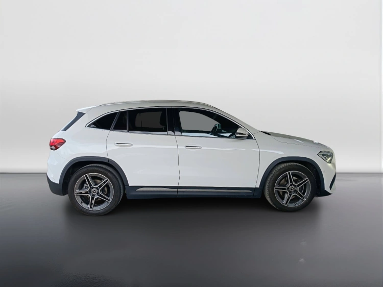 3 - Mercedes-Benz GLA 200 d Premium auto