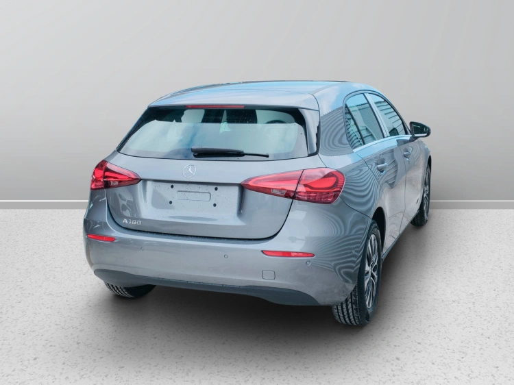 6 - Mercedes-Benz Classe A 180