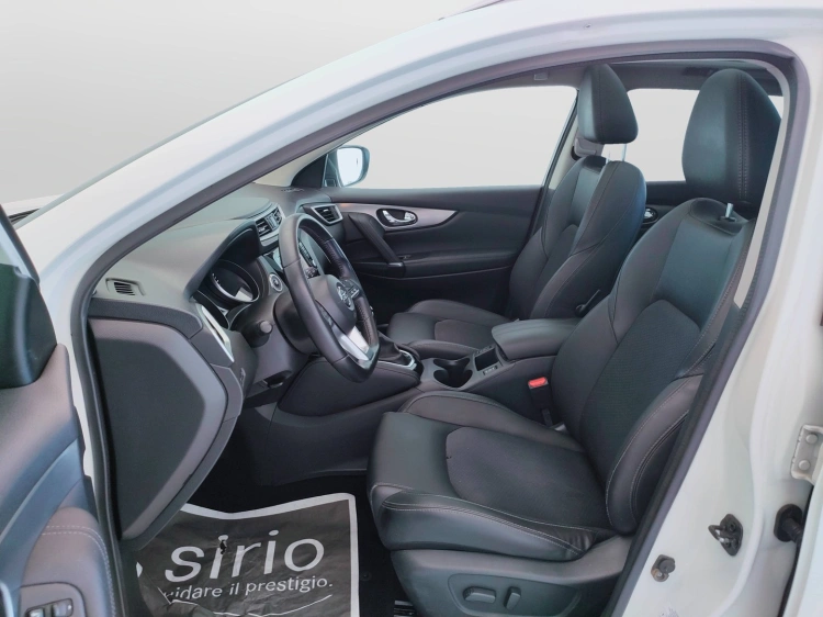 17 - Nissan Qashqai Qashqai 1.6 dci Tekna 2wd 130cv xtronic