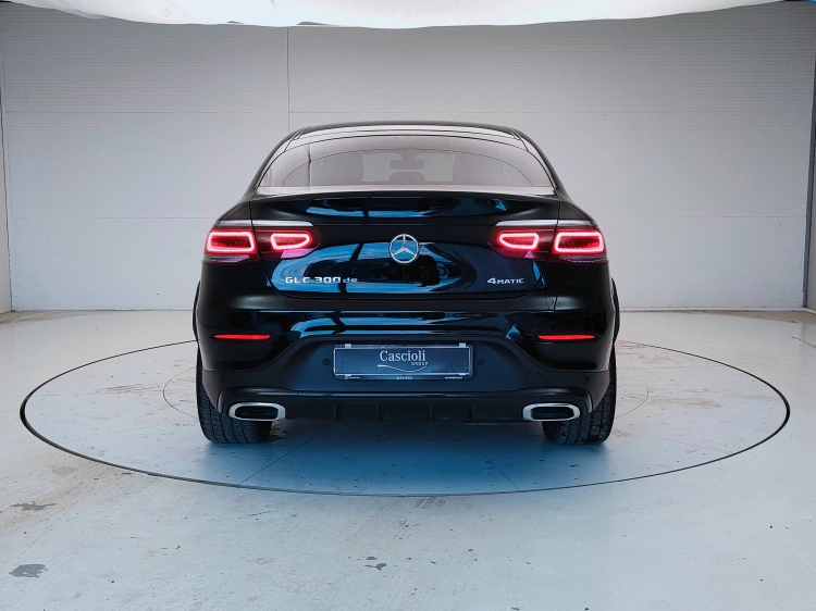 4 - Mercedes-Benz GLC Coupe 300 de phev (eq-power) Premium 4matic auto