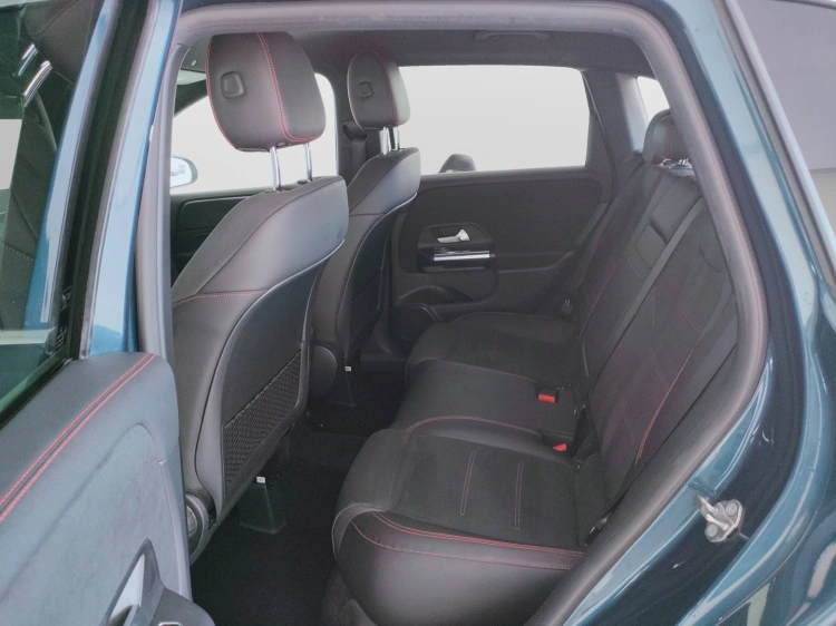 14 - Mercedes-Benz Classe B 180 d Premium auto