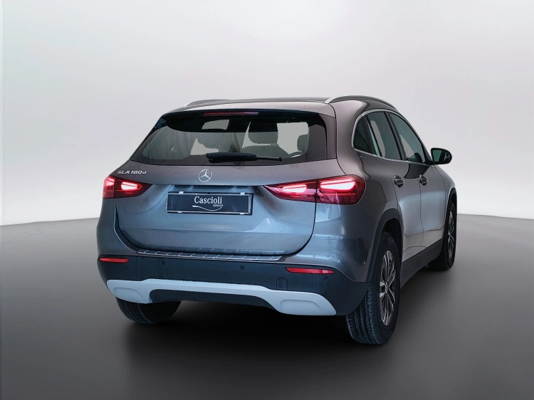 5 - Mercedes-Benz GLA 180 d Advanced auto