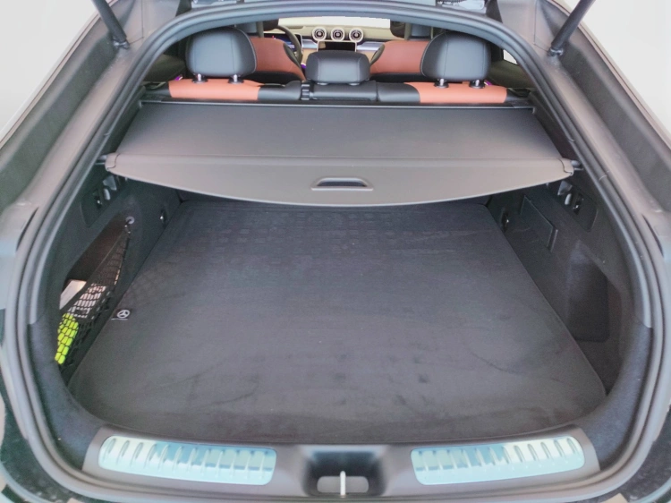 11 - Mercedes-Benz GLC 220 d AMG Line Premium Plus 4matic auto