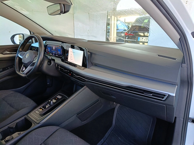 10 - Volkswagen Golf Golf 1.5 tgi Life 130cv dsg