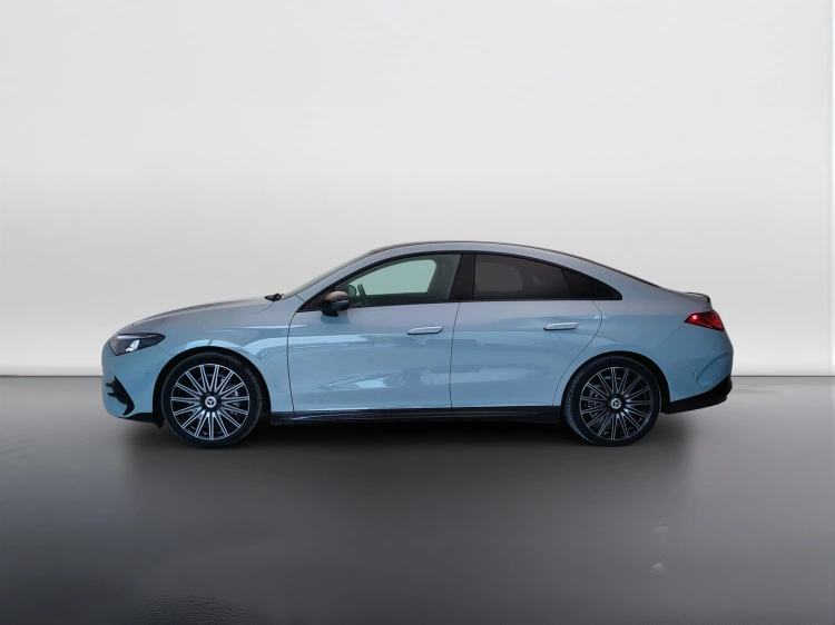 8 - Mercedes-Benz CLA EQ CLA 350 4MATIC con tecnologia EQ