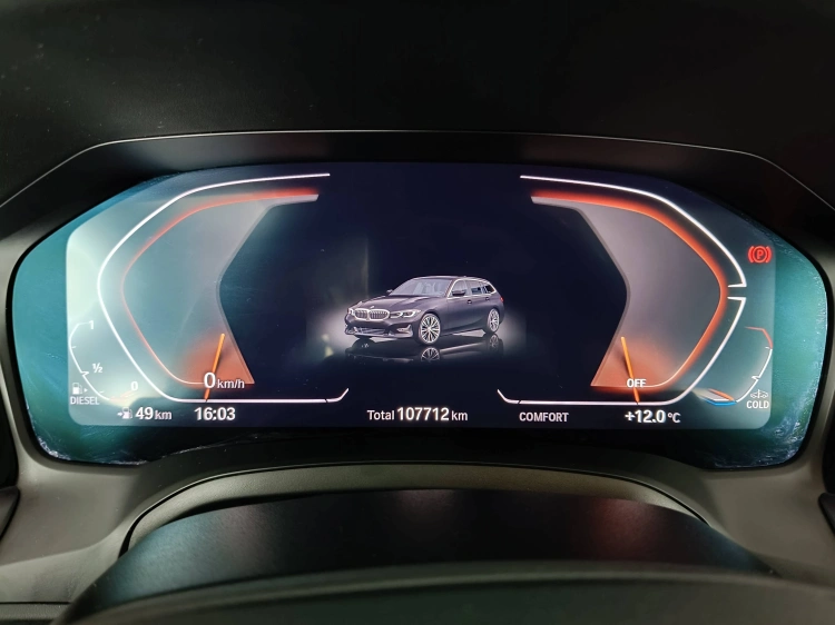 12 - BMW Serie 3 320d Touring mhev 48V xdrive Luxury auto