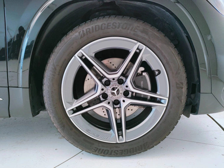 8 - Mercedes-Benz GLA 180  d Automatic