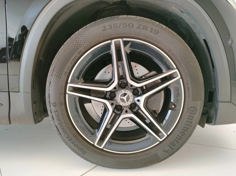 8 - Mercedes-Benz GLA 200 d Premium auto