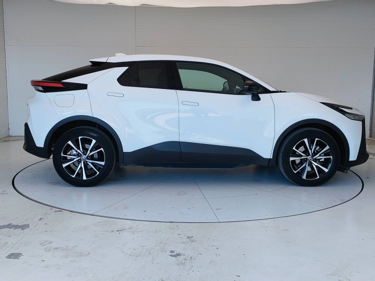 4 - Toyota C-HR C-HR 2.0 phev Trend eco fwd e-cvt