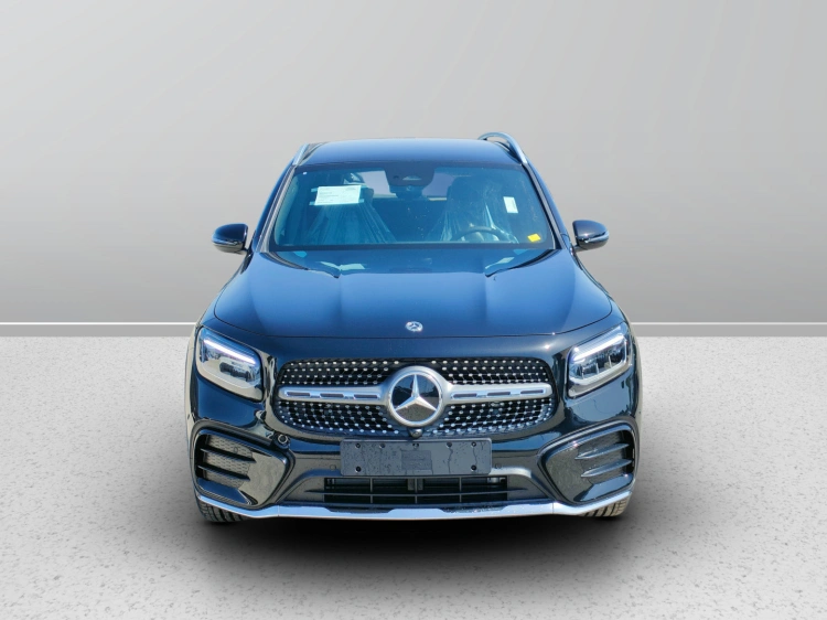 2 - Mercedes-Benz GLB 200 d Automatic 4MATIC