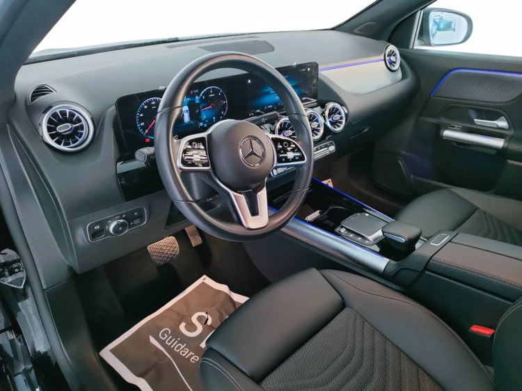 12 - Mercedes-Benz GLA 180 d Sport Plus auto