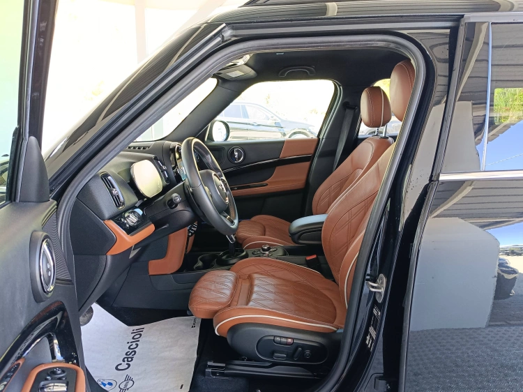 8 - MINI Countryman Mini Countryman 2.0 Cooper SD Essential auto