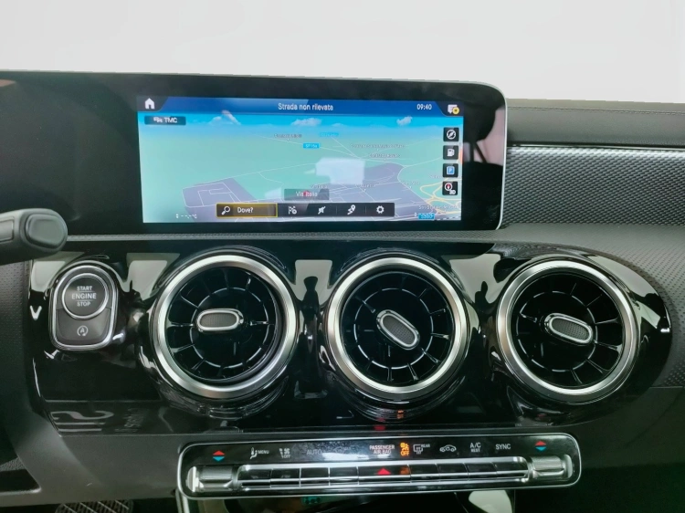 12 - Mercedes-Benz CLA Shooting Brake 200 d Sport auto