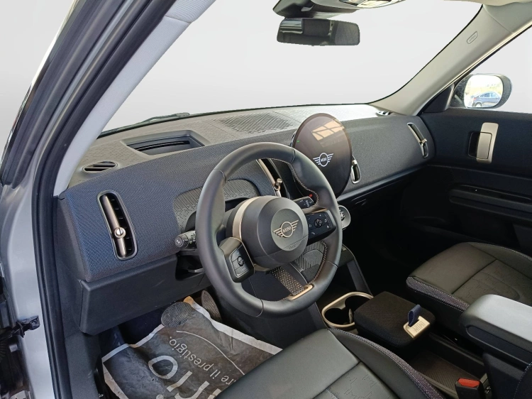 7 - MINI Countryman Mini Countryman 1.5 48V C Favoured auto