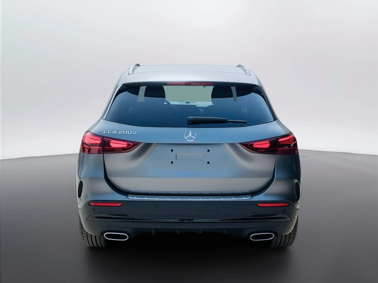 4 - Mercedes-Benz GLA 200 d automatic