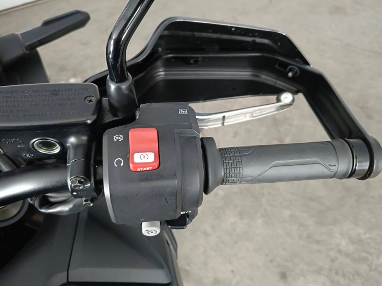 10 - Honda Africa Twin Africa Twin CRF 1100L Urban Abs my22