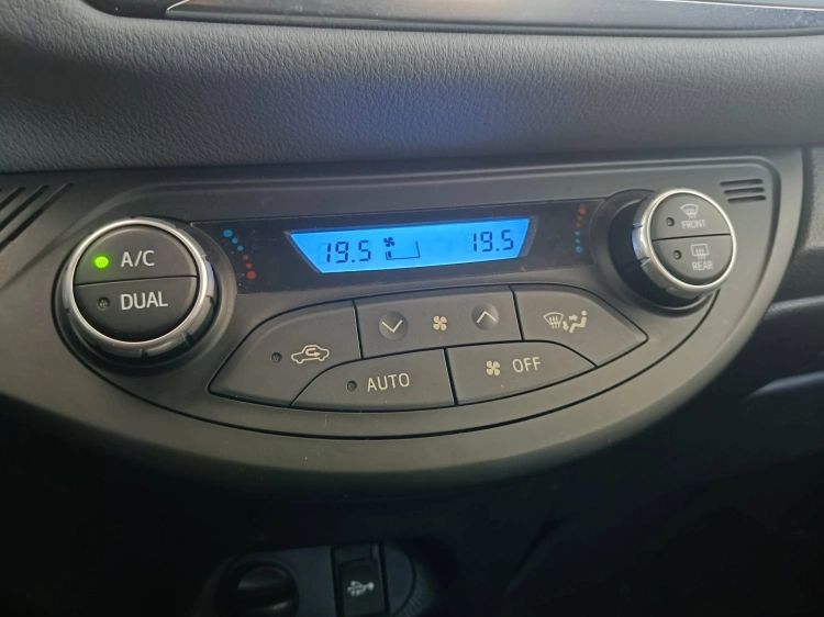 14 - Toyota Yaris Yaris 5p 1.5h Active