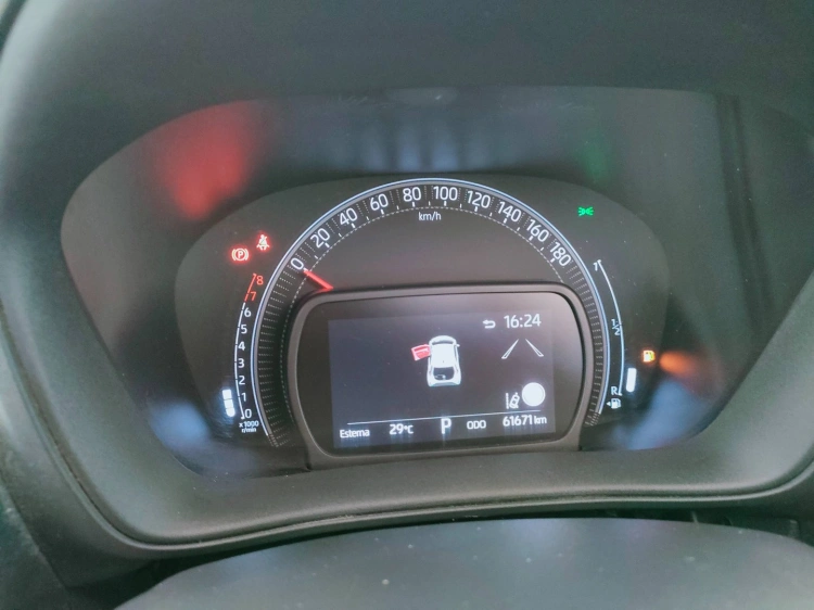 18 - Toyota Aygo X Aygo X 1.0 Limited Air 72cv s-cvt