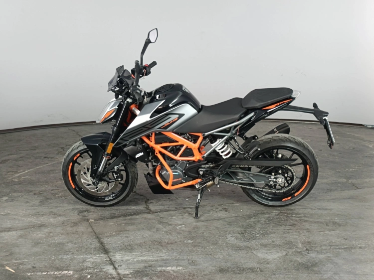 5 - Ktm Duke 125 Duke Abs my21