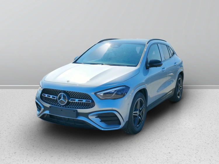 1 - Mercedes-Benz GLA 200 d automatic
