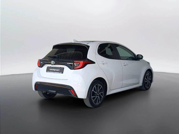 4 - Toyota Yaris Yaris 1.5h Lounge