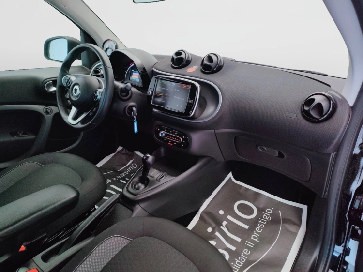 12 - smart fortwo Fortwo eq Passion 4,6kW