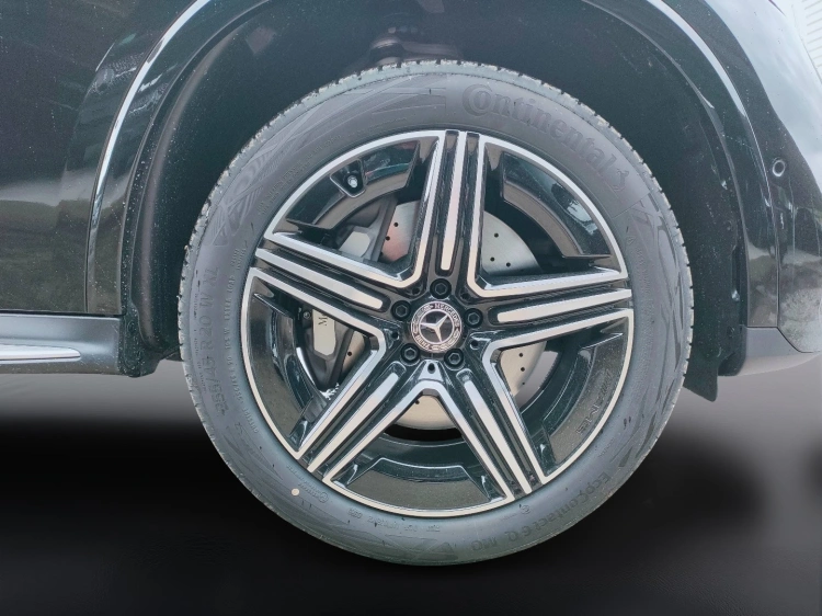 7 - Mercedes-Benz GLC 300 de 4Matic Plug-in Hybrid Coupe