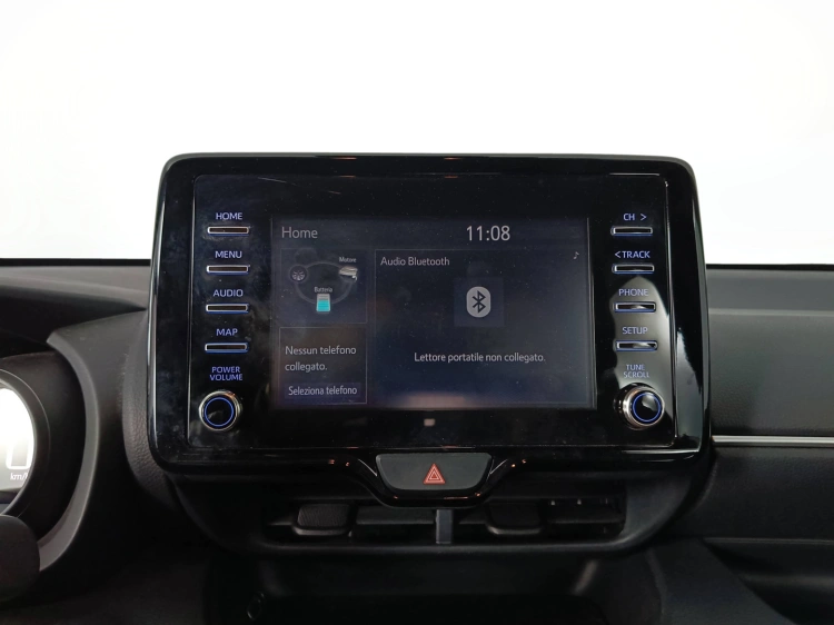 13 - Toyota Yaris Yaris 1.5h Trend