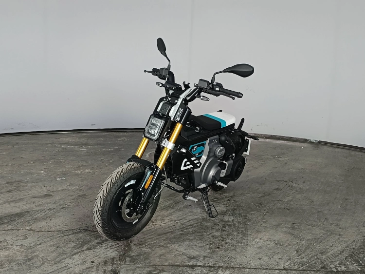 4 - BMW Motorrad C SCOOTER CE 02 AM