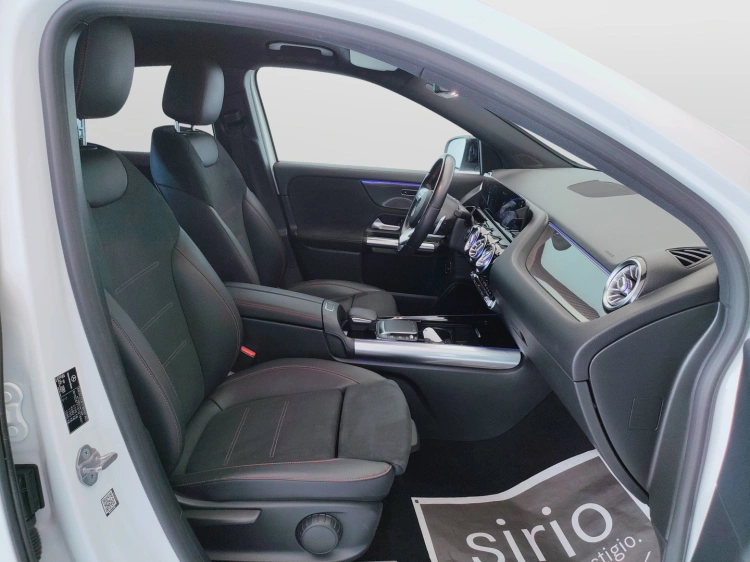 11 - Mercedes-Benz GLA 200 d Premium 4matic auto