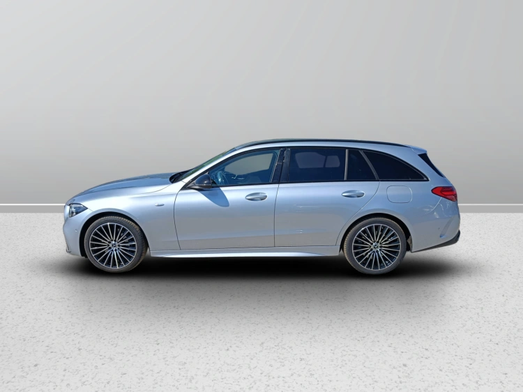 3 - Mercedes-Benz Classe C 300 de 4MATIC con tecnologia ibrida EQ Station Wagon Travel Edition