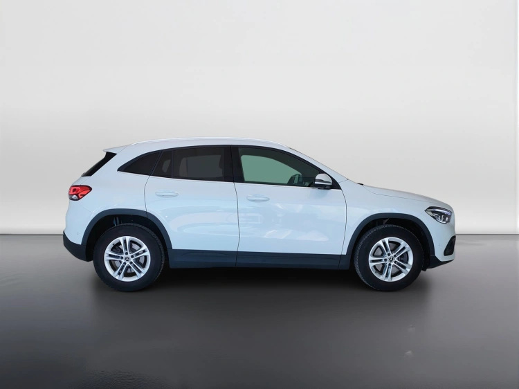 4 - Mercedes-Benz GLA 220 d Sport 4matic auto