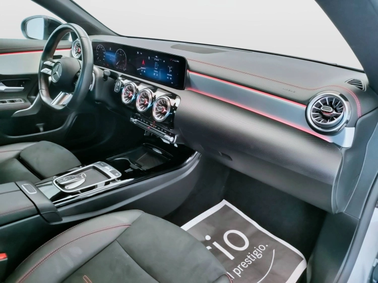 14 - Mercedes-Benz CLA Coupe 200 d AMG Line Premium auto