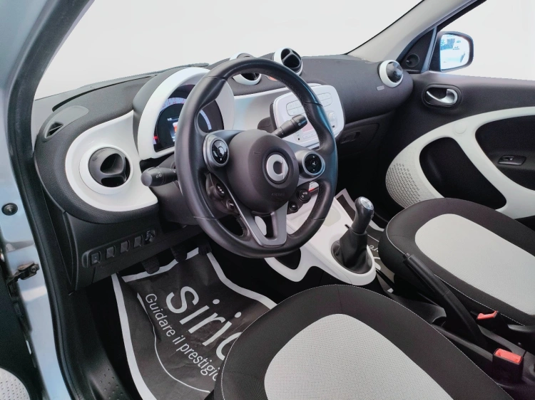 16 - smart forfour Forfour 1.0 Passion 71cv
