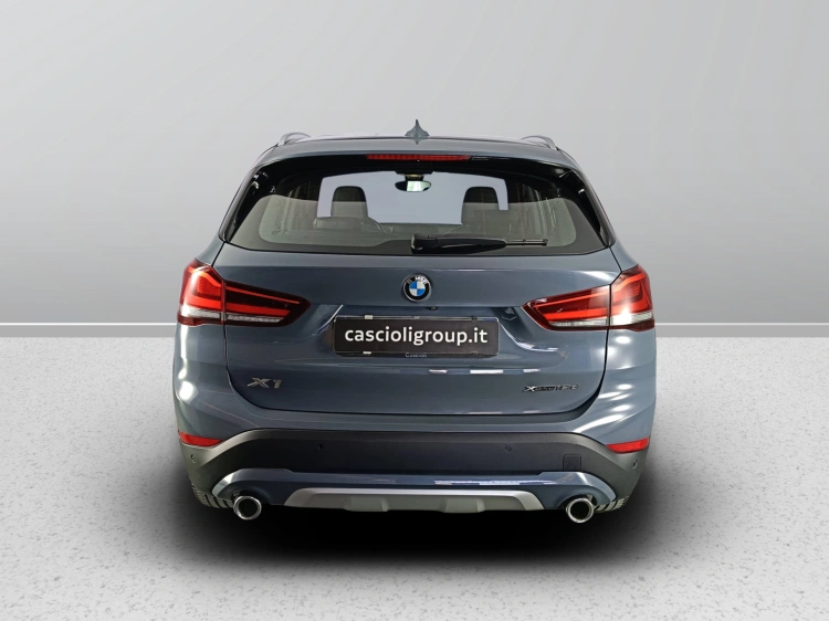 4 - BMW X1 X1 xdrive18d xLine