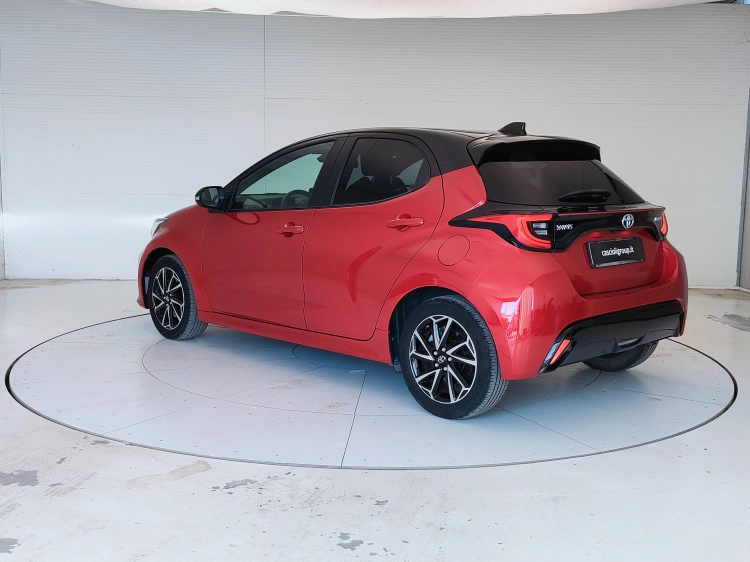 7 - Toyota Yaris Yaris 1.5h Style