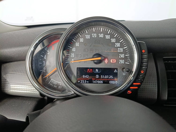 12 - MINI Cooper Mini 1.5 Cooper D 3p