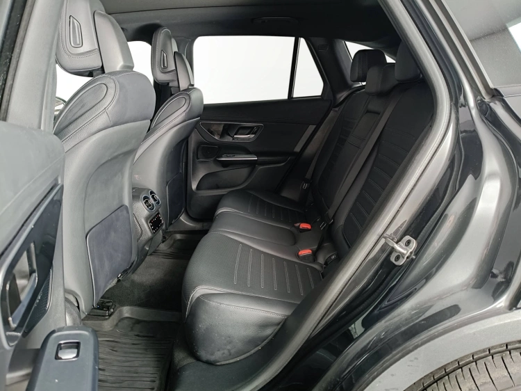 9 - Mercedes-Benz GLC 220 d AMG Premium Plus 4matic auto