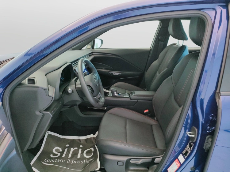 16 - Lexus LBX LBX 1.5 hybrid Elegant 2wd