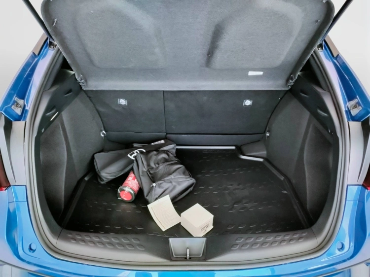 10 - Toyota C-HR C-HR 1.8h Active e-cvt