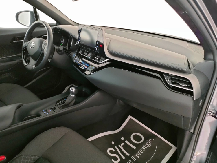 11 - Toyota C-HR C-HR 1.8h Active e-cvt