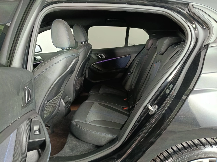 9 - BMW Serie 1 118d Msport auto