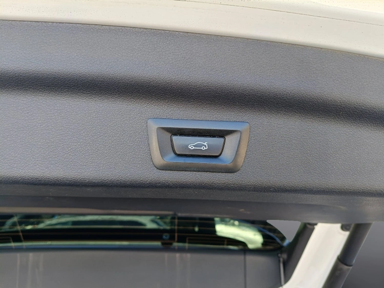 18 - BMW X1 X1 sdrive18d X-Line auto