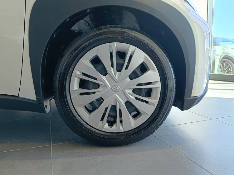 6 - Toyota AYGO X AYGO X 10B MT ACTIVE MY24