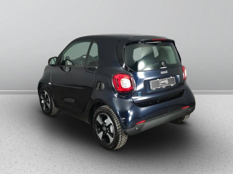 6 - smart fortwo Fortwo eq Passion 22kW
