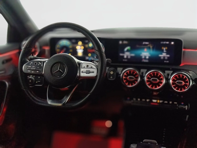 21 - Mercedes-Benz Classe A 180 d Premium auto