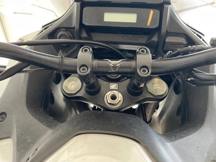 6 - Honda NT NT 1100 Abs my22